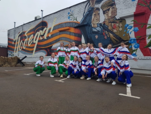 Изображение - Народная студия современного танца "Московское время" приняла участие в фоточеллендже "Цвета моей Родины"