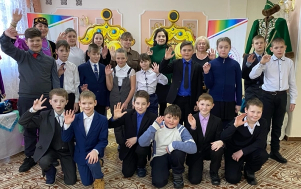 Изображение - 18 февраля для учеников ГБОУ «Бугульминская школа N10 для детей с ограниченными возможностями здоровья» прошла презентация "История татарского костюма"