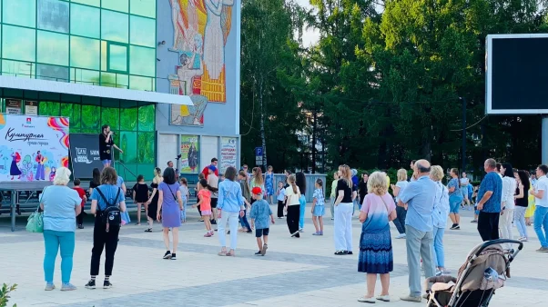 Изображение - Субботний вечер и на площади Дома техники опять жаришка