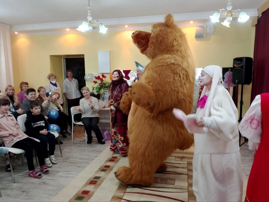 Изображение - Воспитанники Центра реабилитации для детей и подростков "Возрождение" встретилтсь с Дедушкой Морозом, Снегурочкой и любимыми персонажами