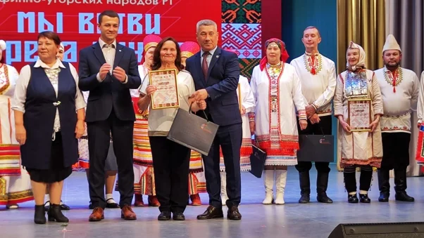Изображение - "Мы ветви древа одного"