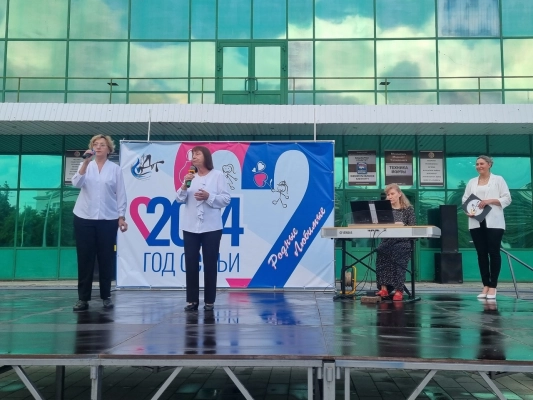 Изображение - "Я памятник себе воздвиг нерукотворный..."под таким названием на площади Дома техники прошел концерт, посвященный 225-летию А.С. Пушкина и дню русского языка.