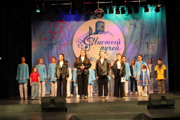 Изображение - 4 мая, в концертном зале МАУК «Дом техники», состоялся отчетный концерт Образцового детского ансамбля «Чистый ручей» и вокальной студии «Голос»