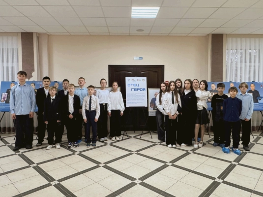 Изображение - Вчера Республиканскую передвижную выставку «Отец героя» посетили студенты 2-го курса Бугульминского филиала Казанского инновационного университета, а также ученики 6-го класса школы №4.